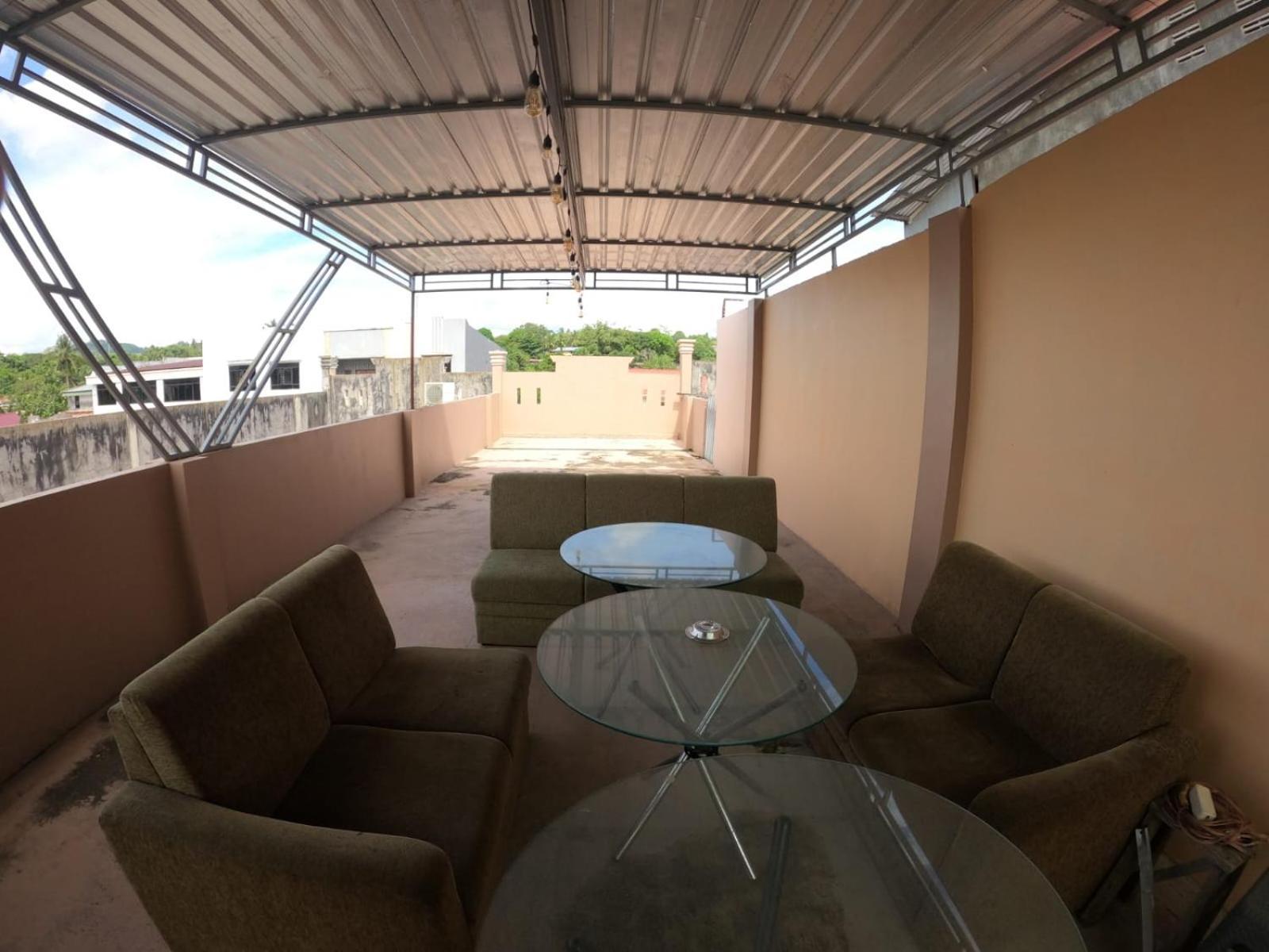 Innbox Hostel Sorong Exterior photo