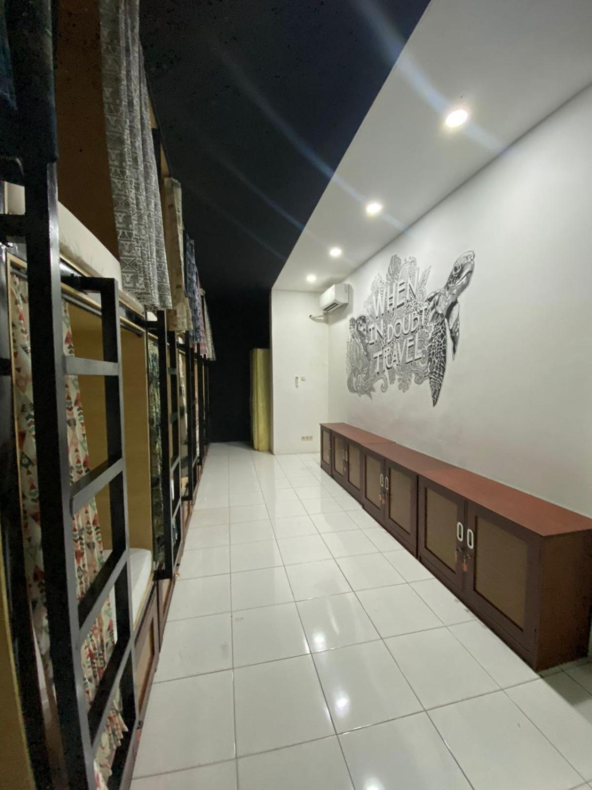 Innbox Hostel Sorong Exterior photo
